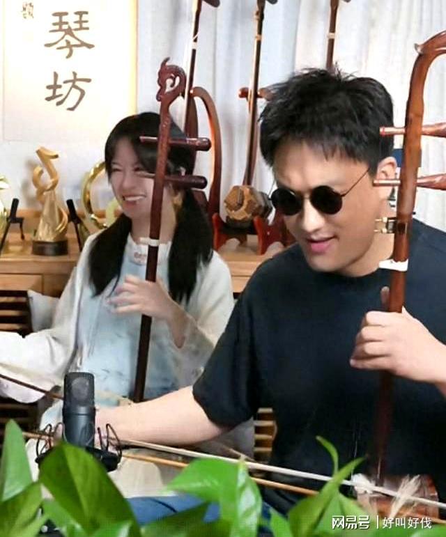 二饼力哥用墨镜打出嘉年华气势粉丝数量才是决定直播生命力密钥